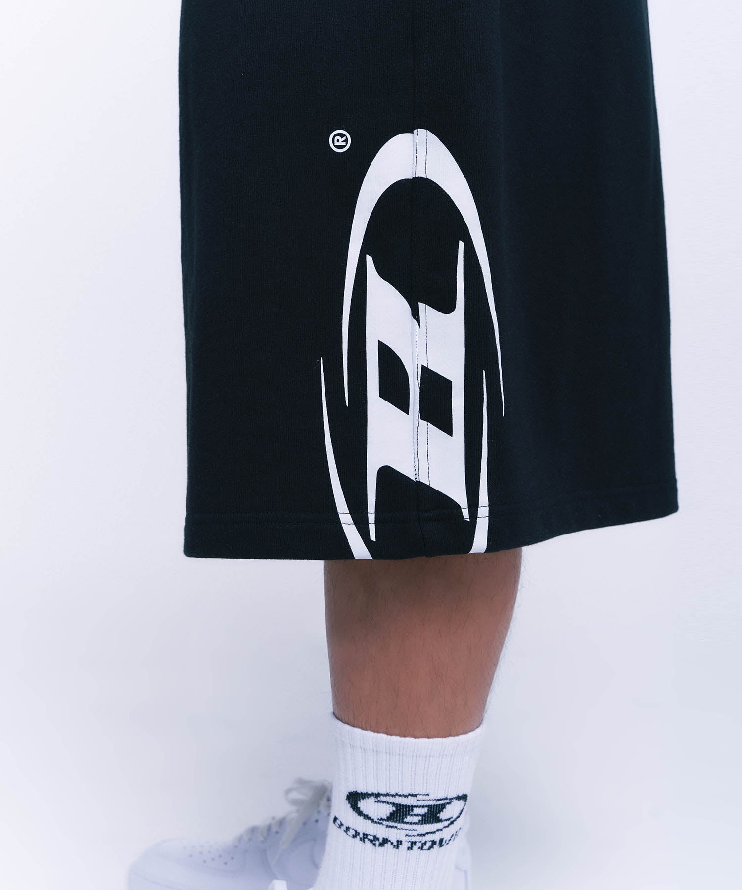 SIDE B LOGO HALF PANTS [BLACK]