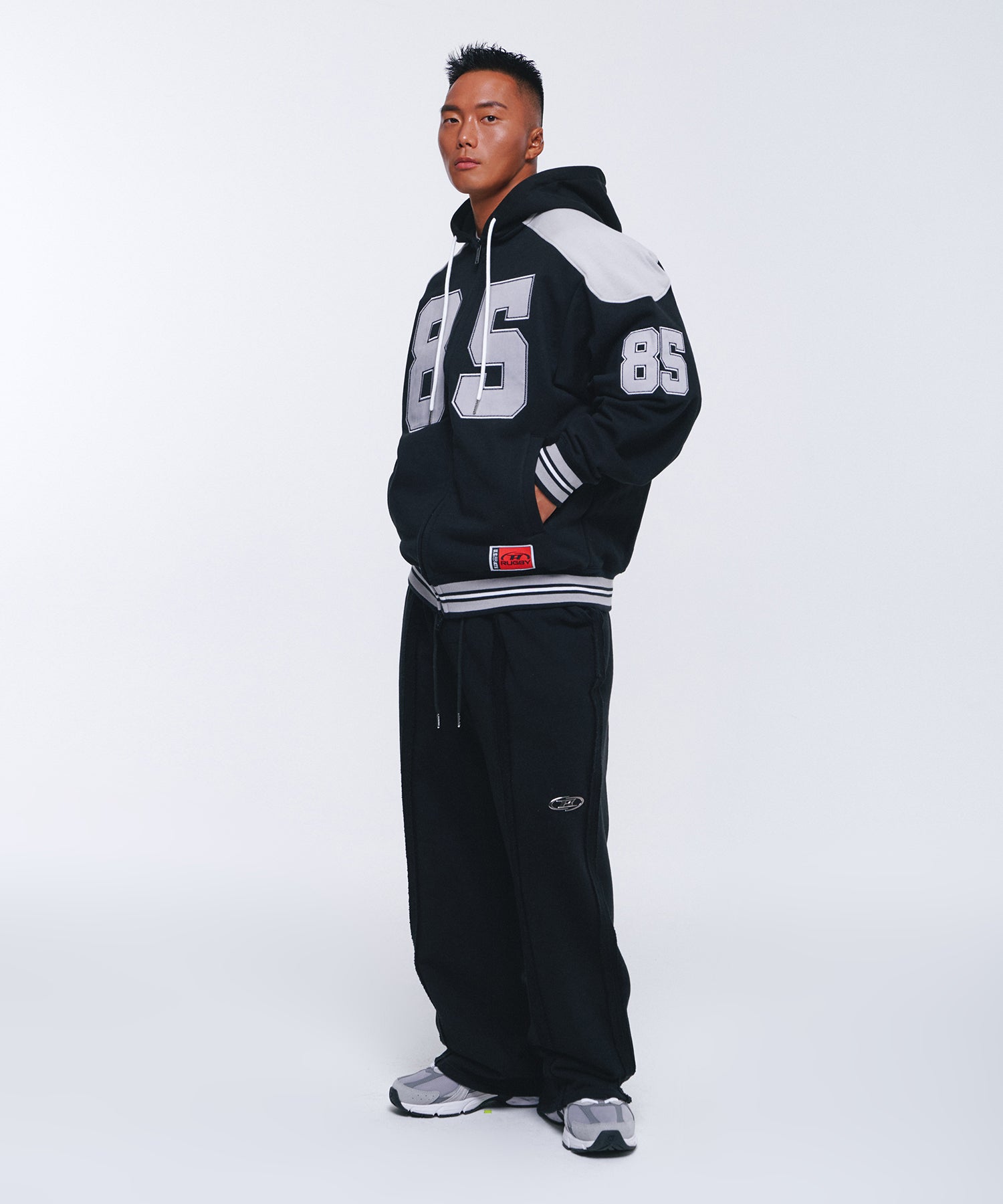 85 APPLIQUE RUGBY HOODIE ZIP-UP [BLACK]