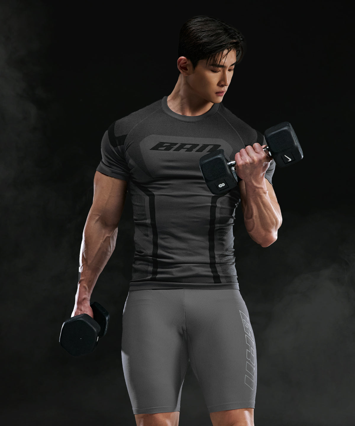 【韓国限定】BRN ECLIPSE SEAMLESS SHORT SLEEVE [CHARCOAL]