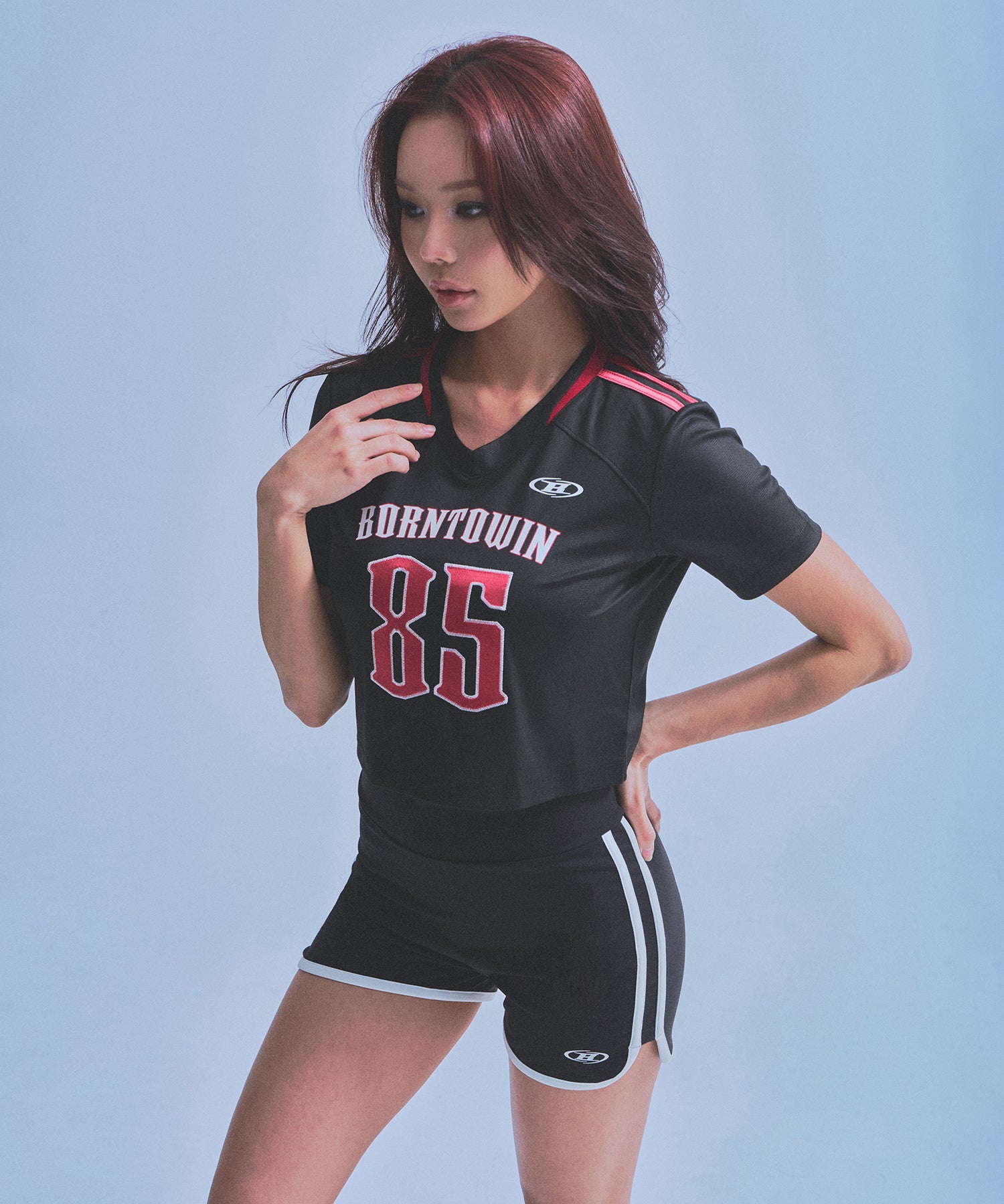 予約販売：ご注文より1～3週間後に発送予定】W RUGBY JERSEY SEMI CROP