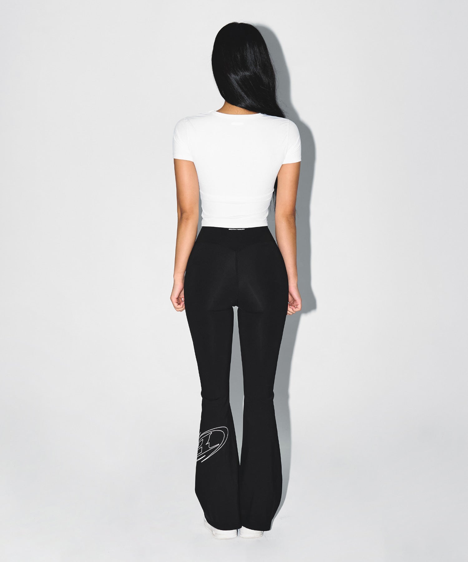 【予約販売：ご注文より1～3週間後に発送予定】W FITNESS RIBBED T-SHIRTS [WHITE]