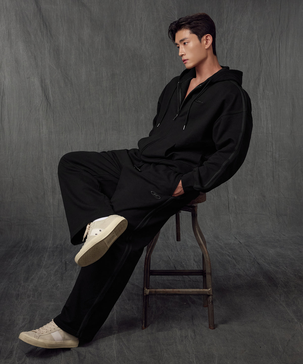 【韓国限定】BLACK CHROME B TRACK LINE PANTS [BLACK]