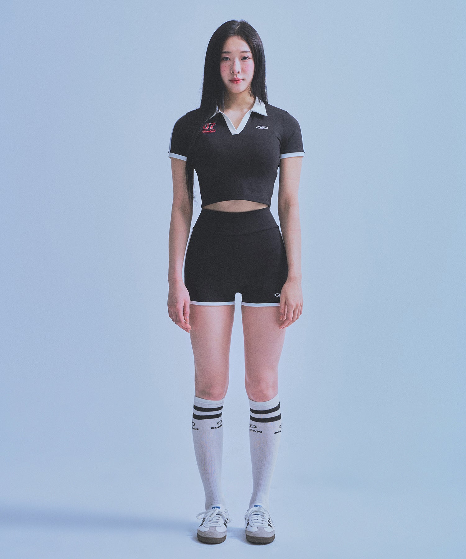 W BRNTW FOOTBALL CROP T-SHIRTS [BLACK]