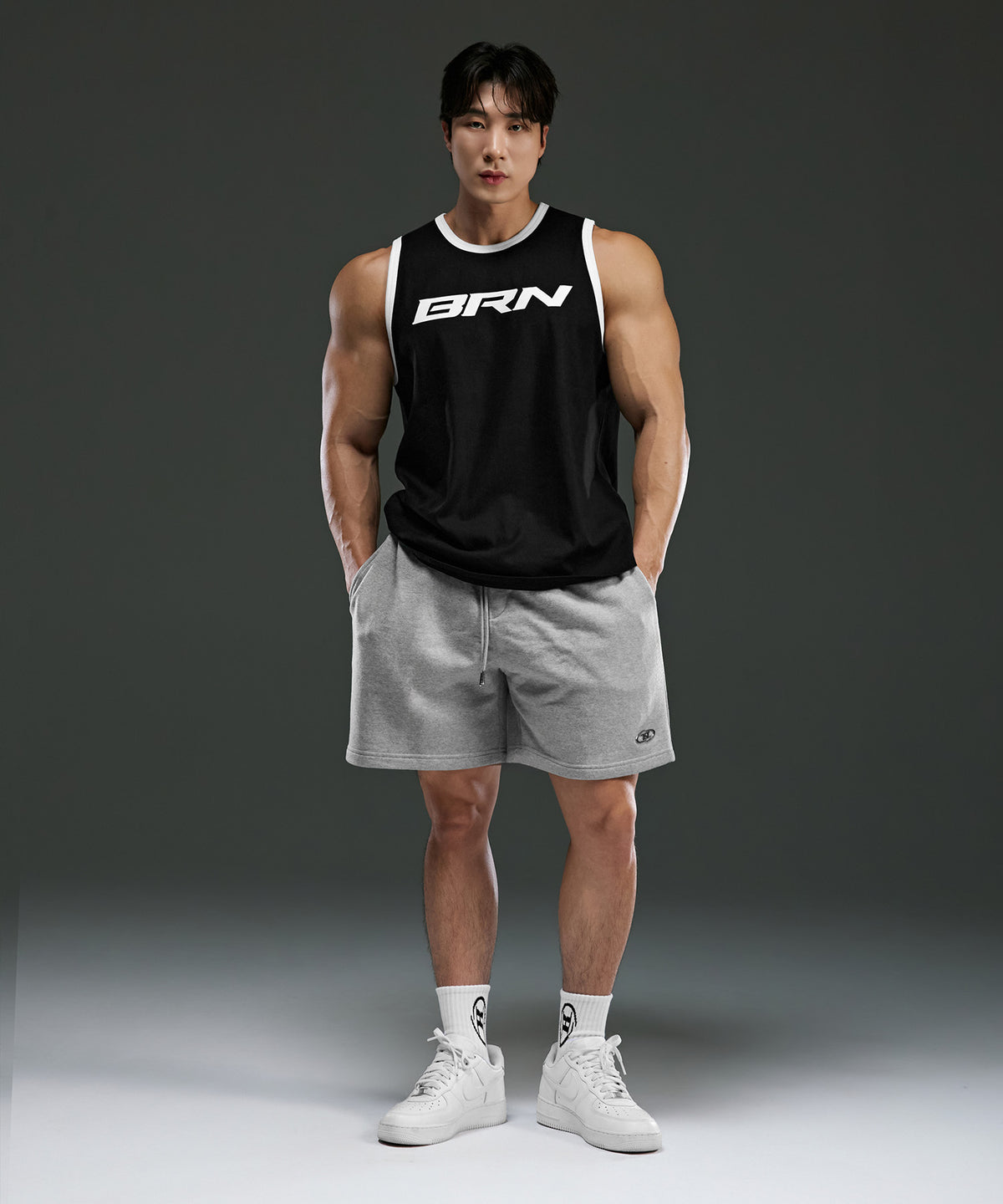 BRN COMFORT FIT SLEEVELESS [BLACK]