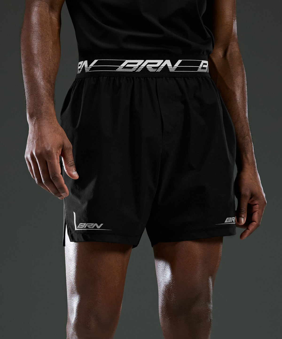 BRN LOGO BAND STRETCH SHORTS [BLACK]