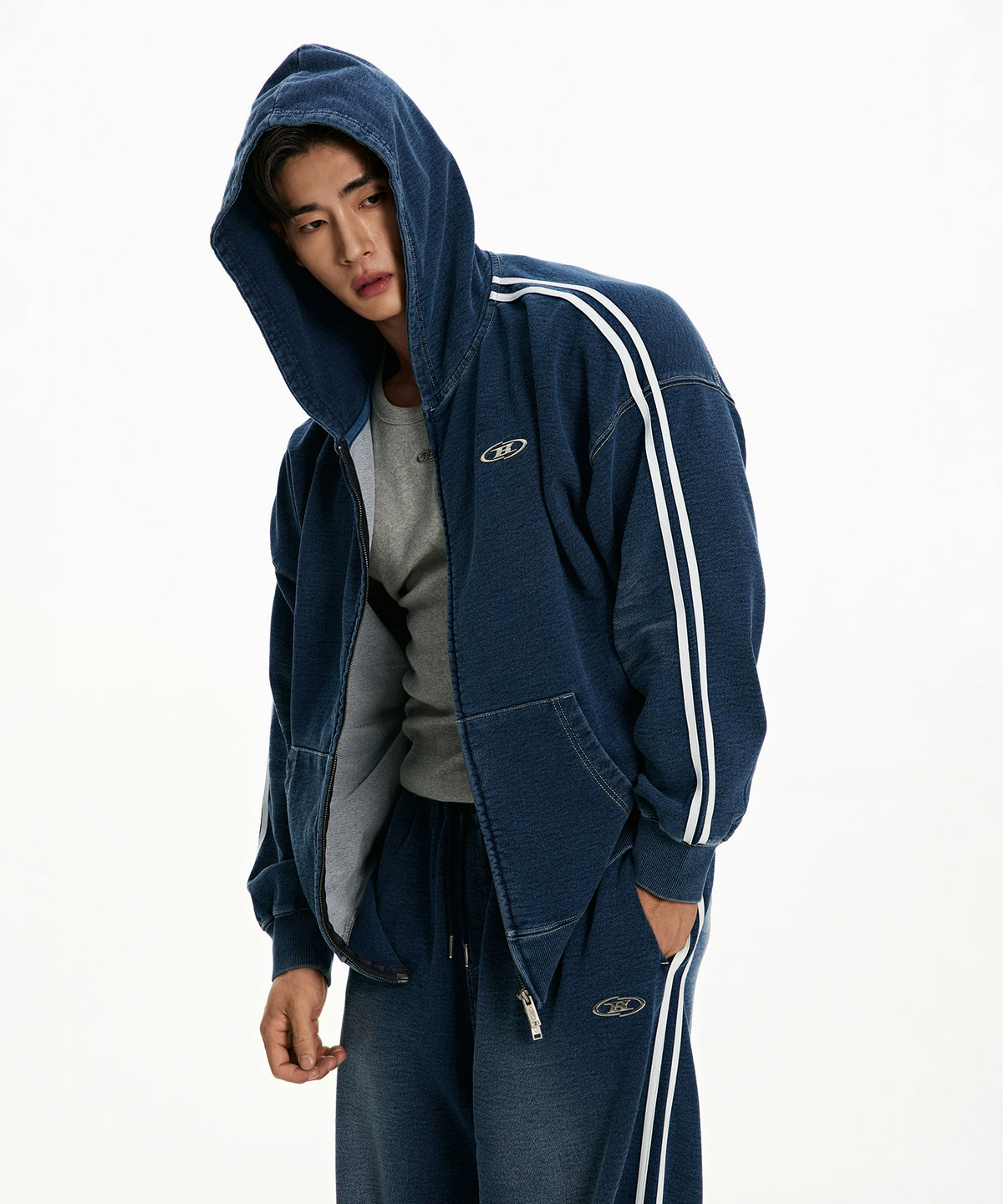 【韓国限定】DENIM LIKE TRACK LINE HOODIE ZIP-UP [MID DENIM]