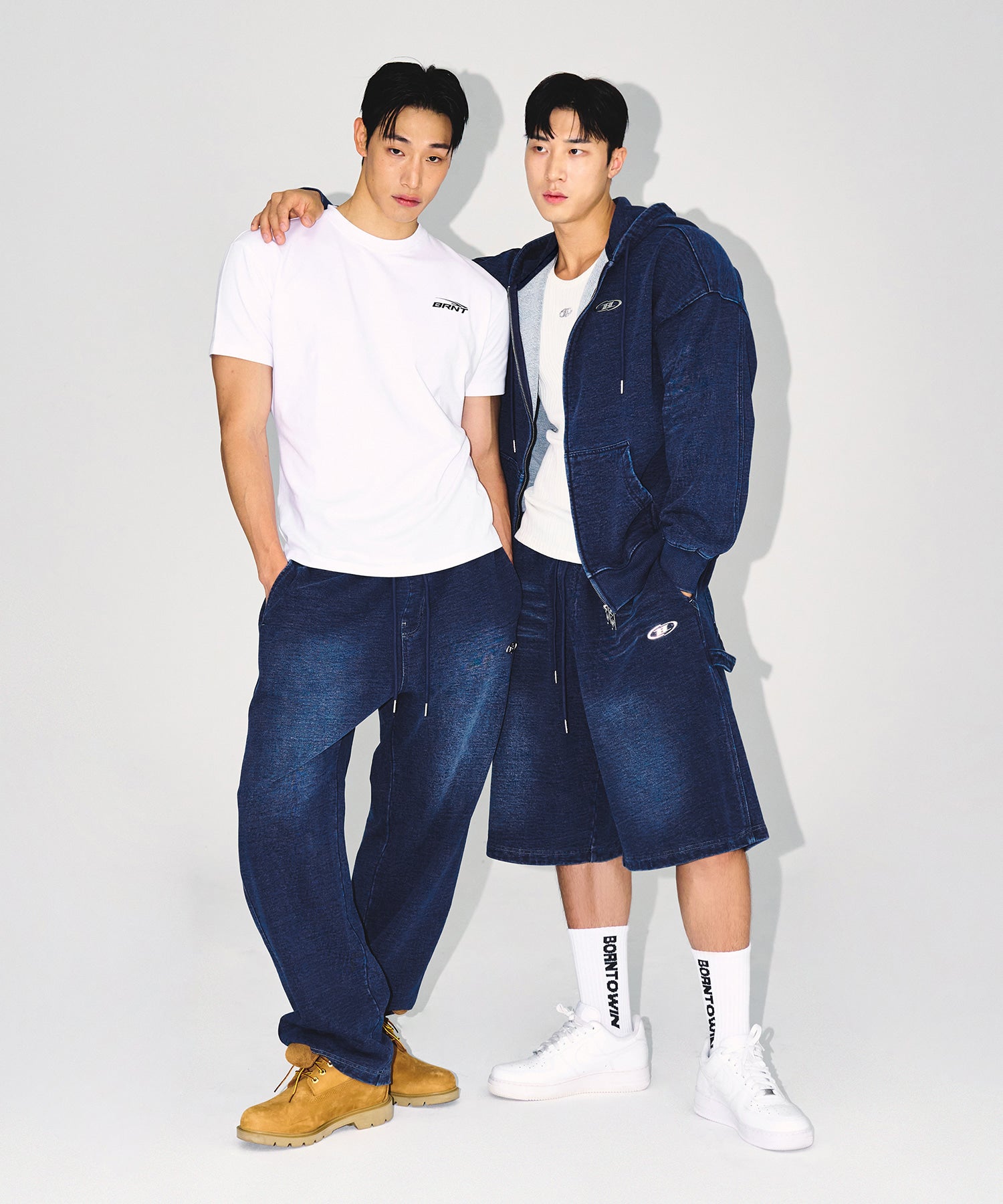 【予約販売：ご注文より1～3週間後に発送予定】DENIM LIKE SWEAT PANTS [MID DENIM]