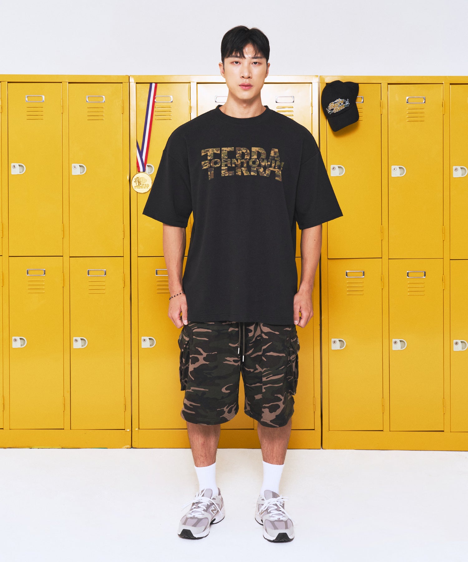 【予約販売：ご注文より1～3週間後に発送予定】BORNTOWIN X TERRA SEMI OVER FIT T-SHIRTS [BLACK]