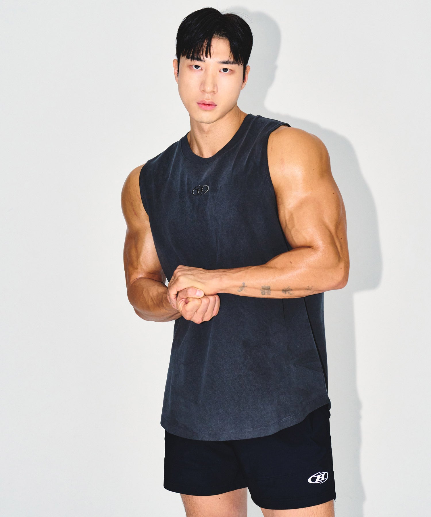 【予約販売：ご注文より1～3週間後に発送予定】SILVER B PIGMENT DYING SLEEVELESS [CHARCOAL]