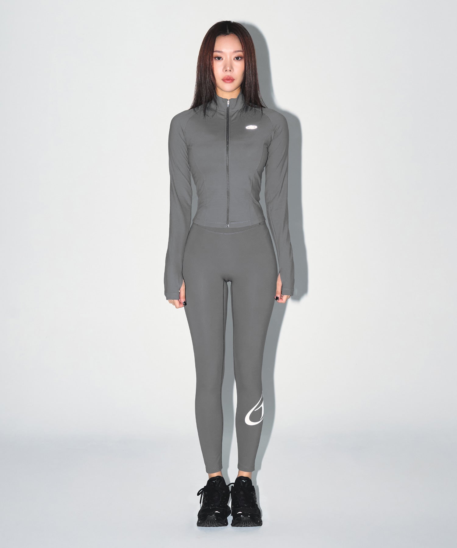 【予約販売：ご注文より1～3週間後に発送予定】W COMPRESSION FULL ZIP UP JACKET [CHARCOAL]