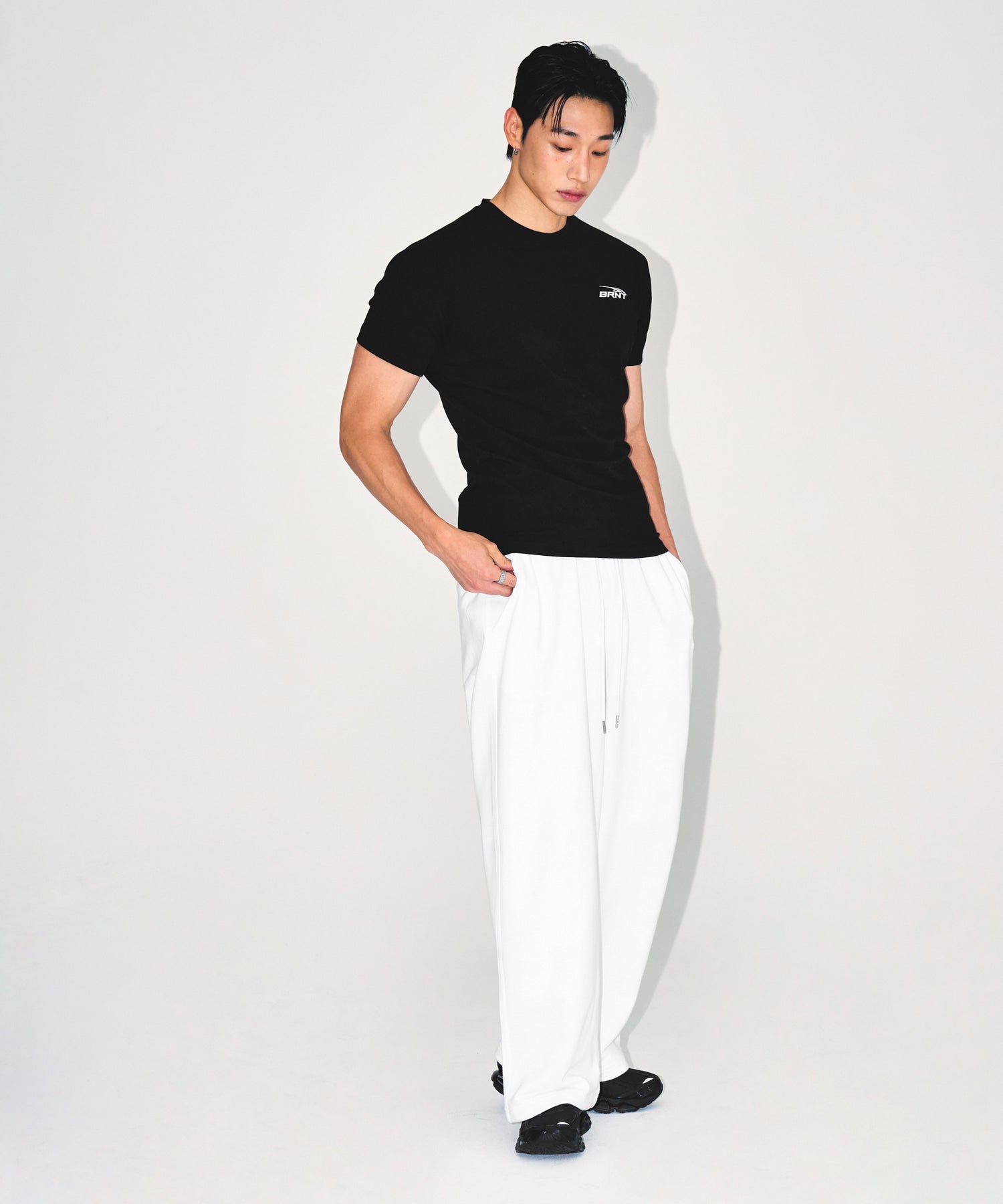 【予約販売：ご注文より1～3週間後に発送予定】BRNT BACK LOGO MUSCLE FIT T-SHIRTS [BLACK]