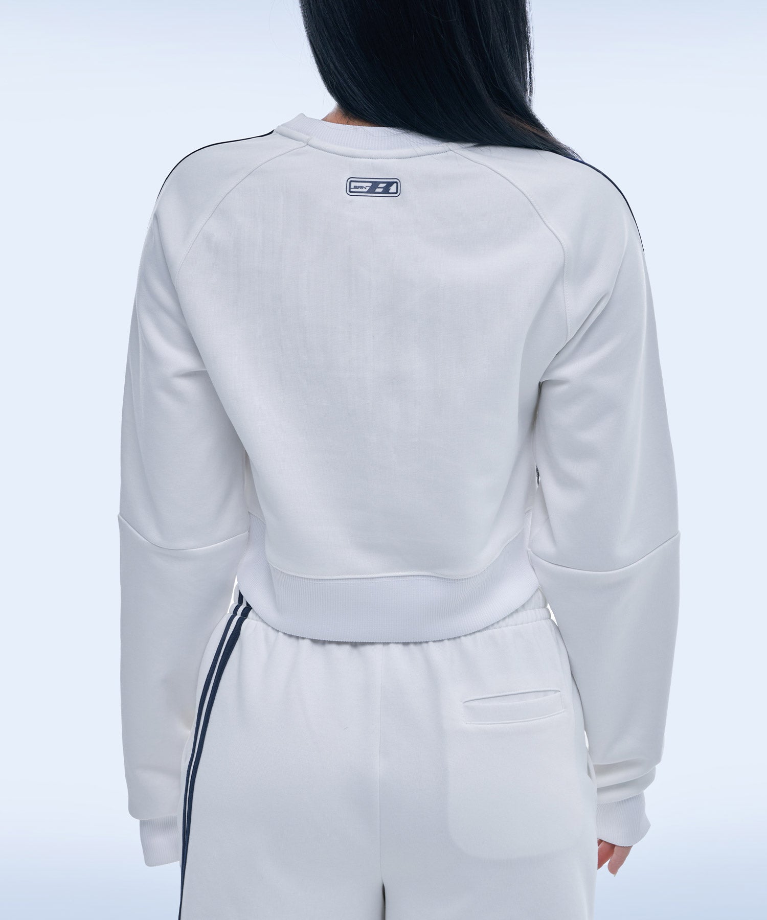 BRN TRACK LINE JERSEY CROP SWEATSHIRTS [IVORY]