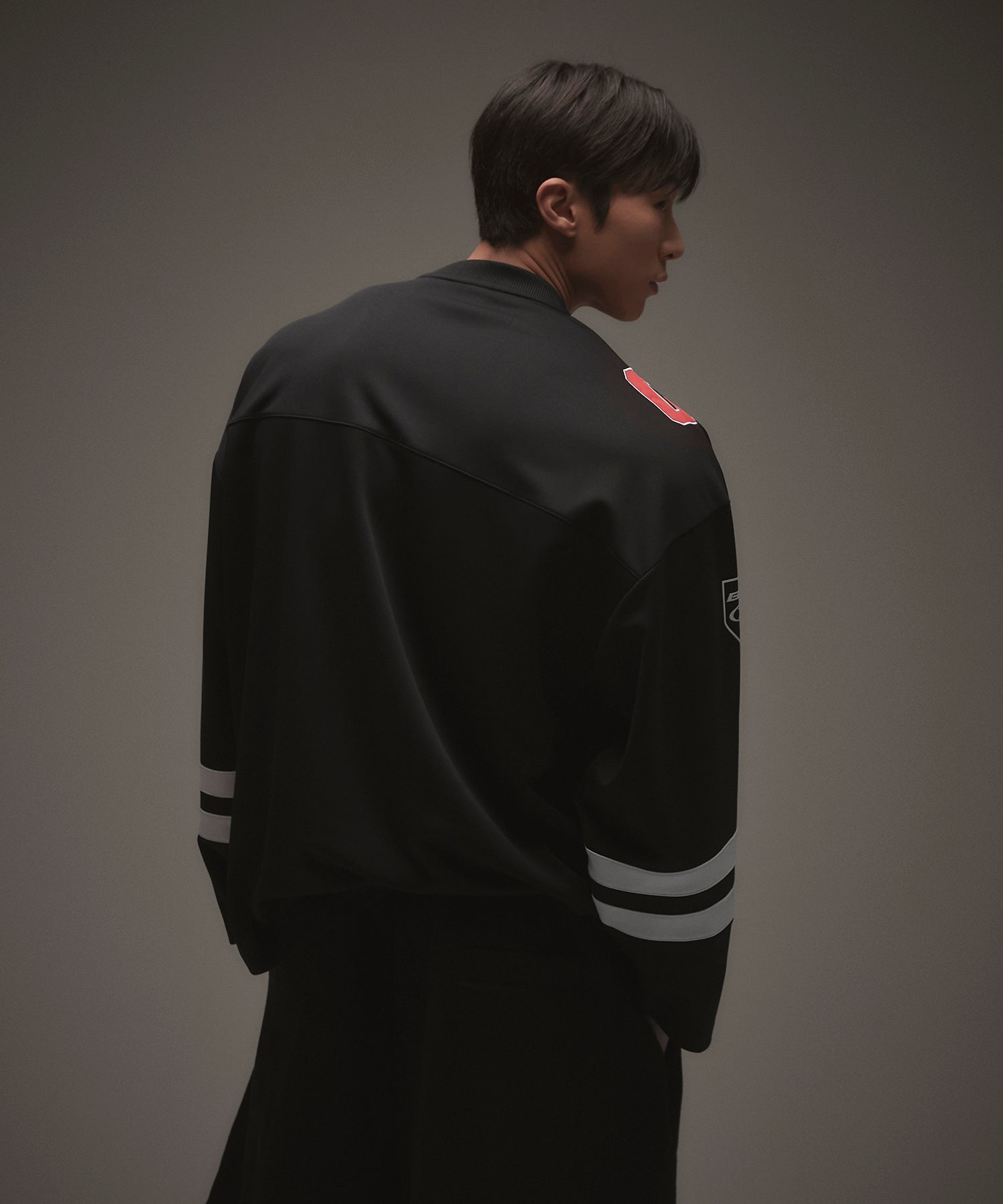 【予約販売：ご注文より1～3週間後に発送予定】MONSTERZYM HOCKEY JERSEY [BLACK]