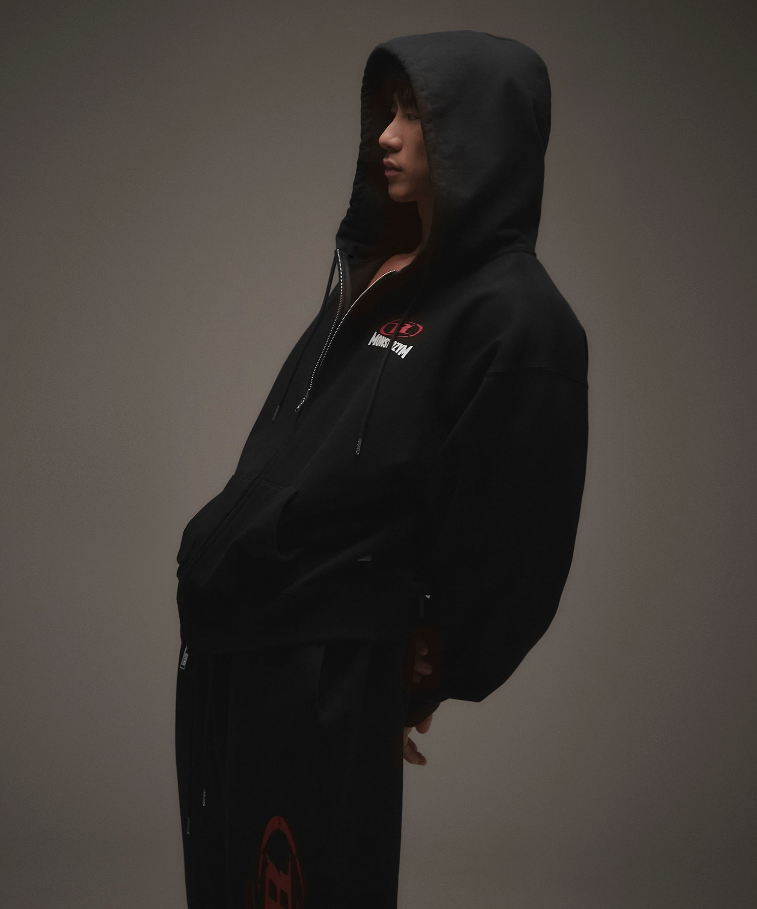 MONSTERZYM HOODIE ZIP-UP [BLACK]