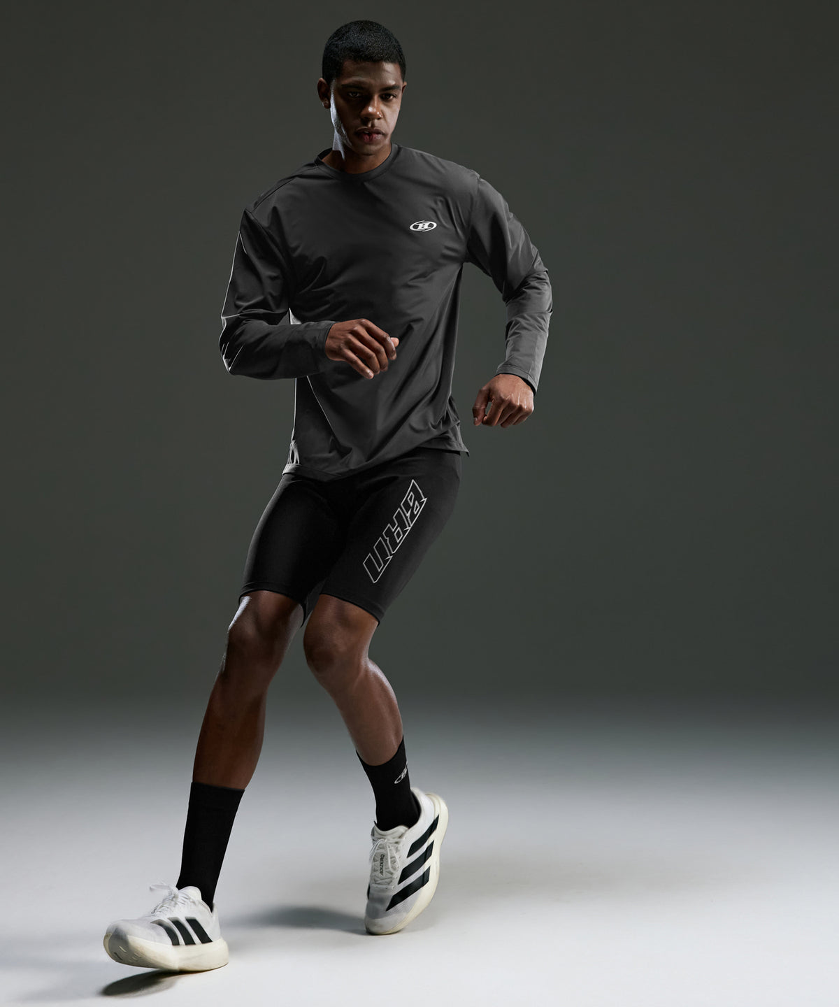 SYMBOL B COOLEVER LONG SLEEVE [CHARCOAL]