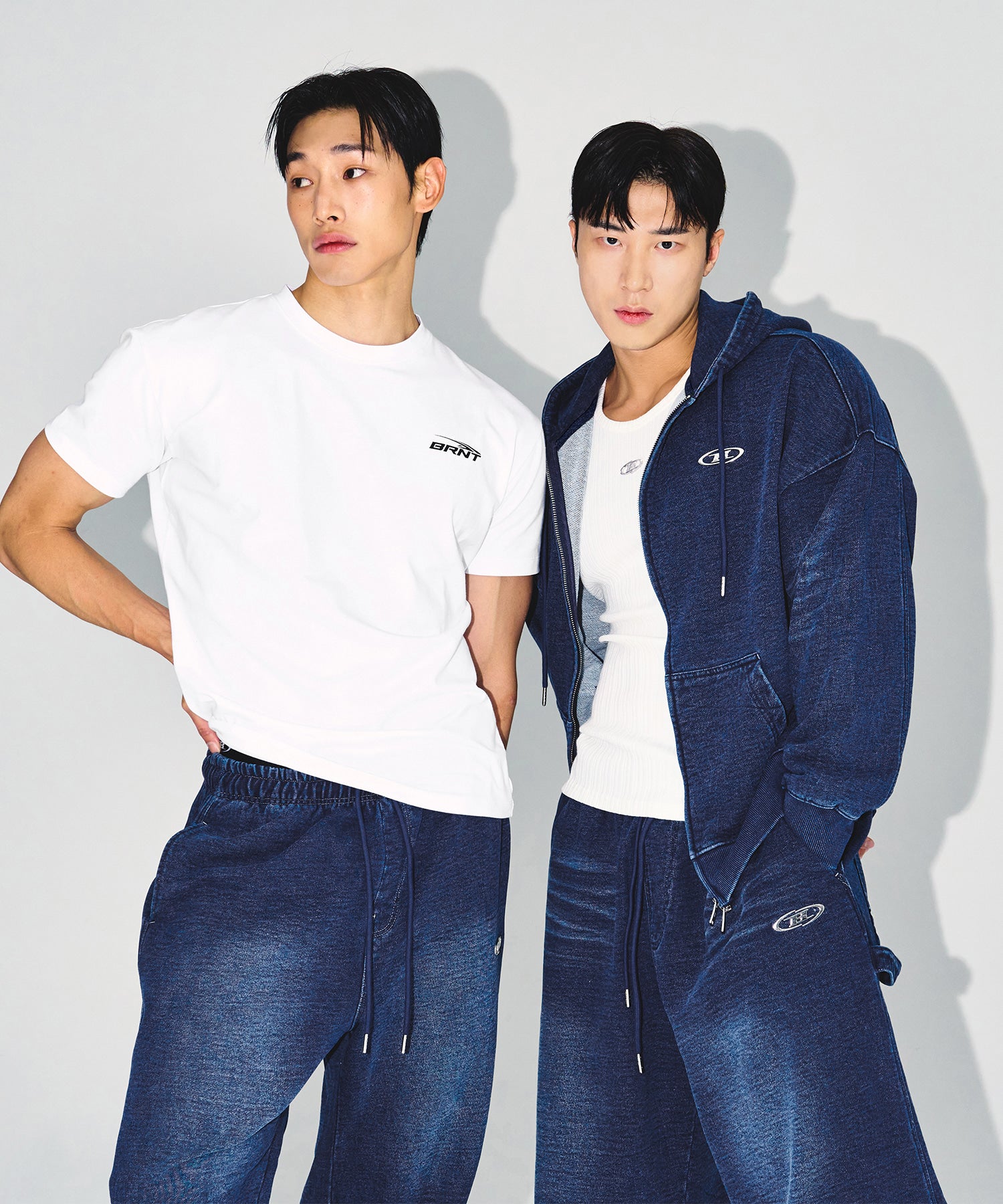【予約販売：ご注文より1～3週間後に発送予定】DENIM LIKE SWEAT PANTS [MID DENIM]