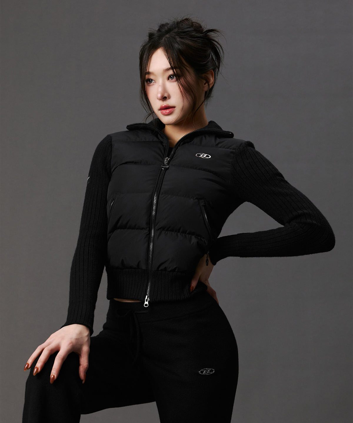 【韓国限定】W SYMBOL B HYBRID DOWN KNIT JACKET [BLACK]