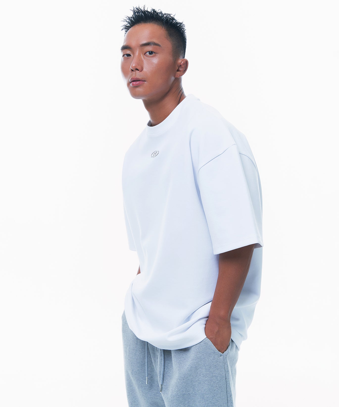 ヨガ・ピラティス BORN TO WIN STROKE B TANK TOP [WHITE] MUSINSA | BORN TO WIN STROKE B TANK TOP [WHITE]