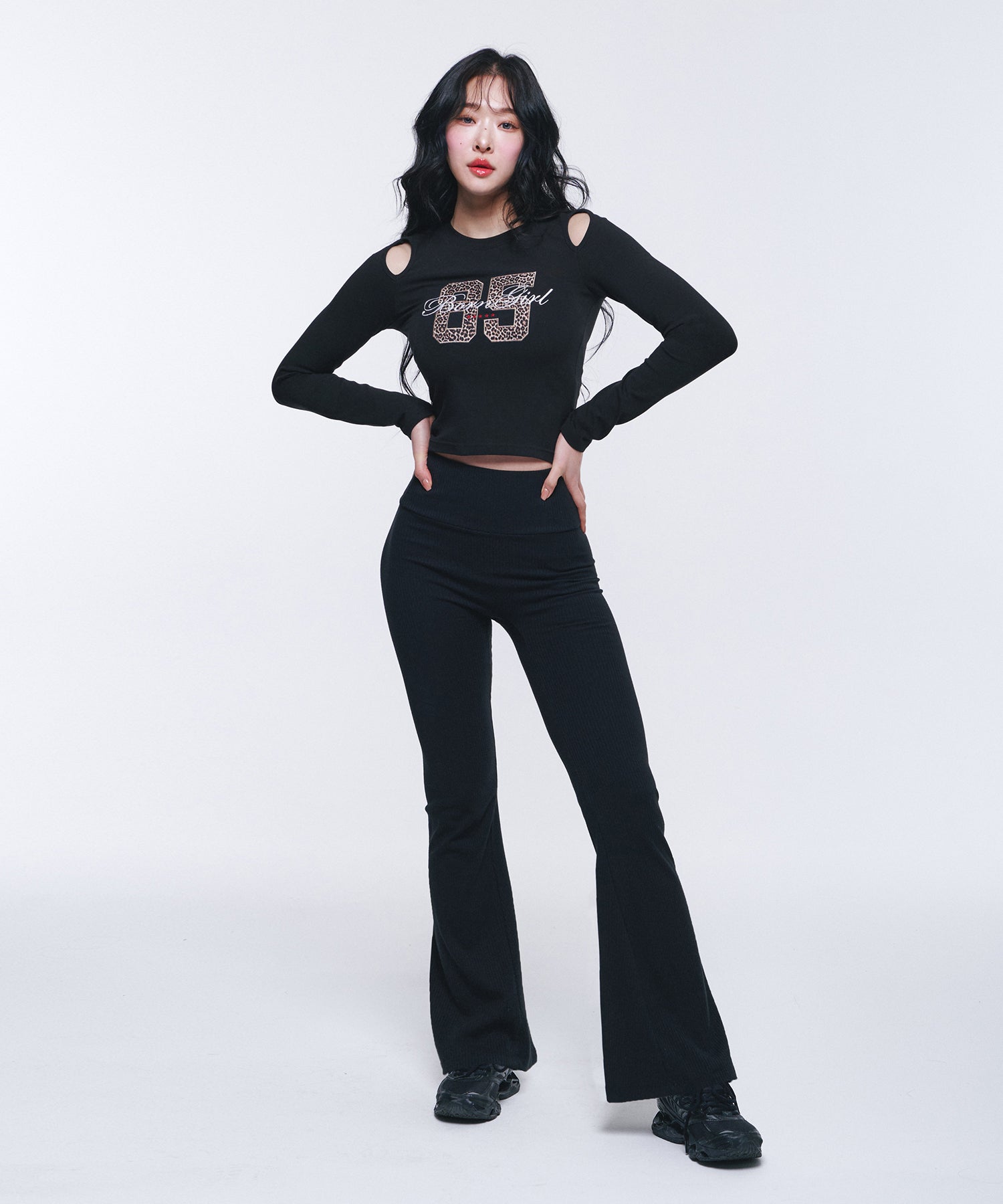 W BORN GIRL LEOPARD CROP LONGSLEEVE [BLACK]