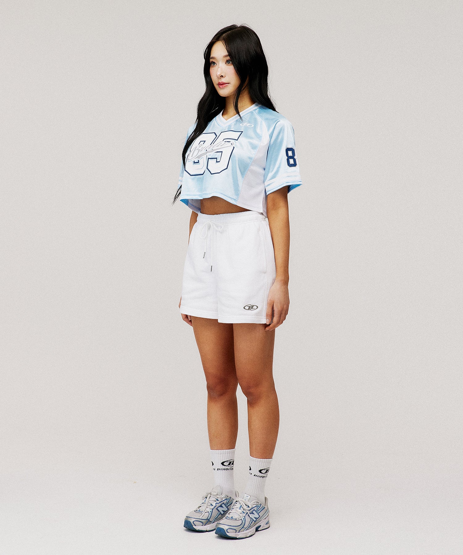 【予約販売：ご注文より1～3週間後に発送予定】W RUGBY JERSEY CROP T-SHIRTS [LIGHT BLUE]