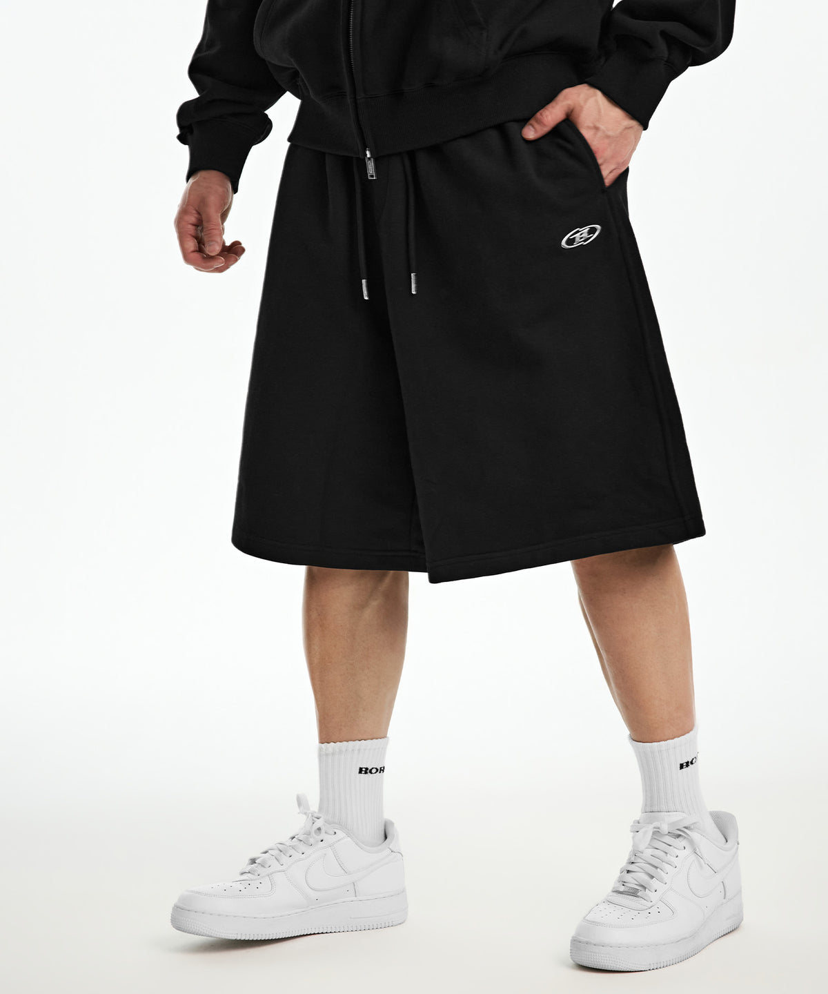 【韓国限定】CHROME B LOGO HALF PANTS LONG VER [BLACK]