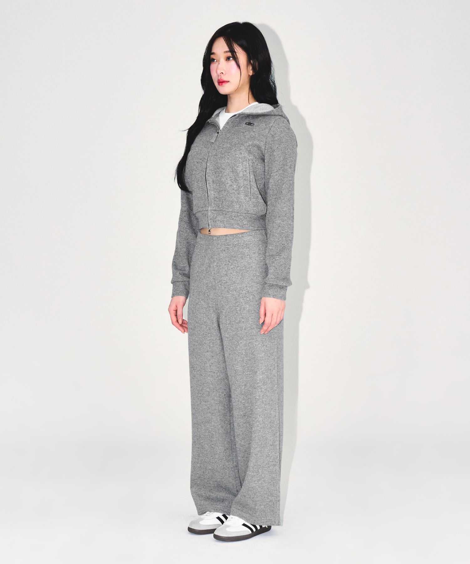 【予約販売：ご注文より1～3週間後に発送予定】W KNIT LIKE SEMI CROP HOODIE ZIP-UP [MELANGE GREY]