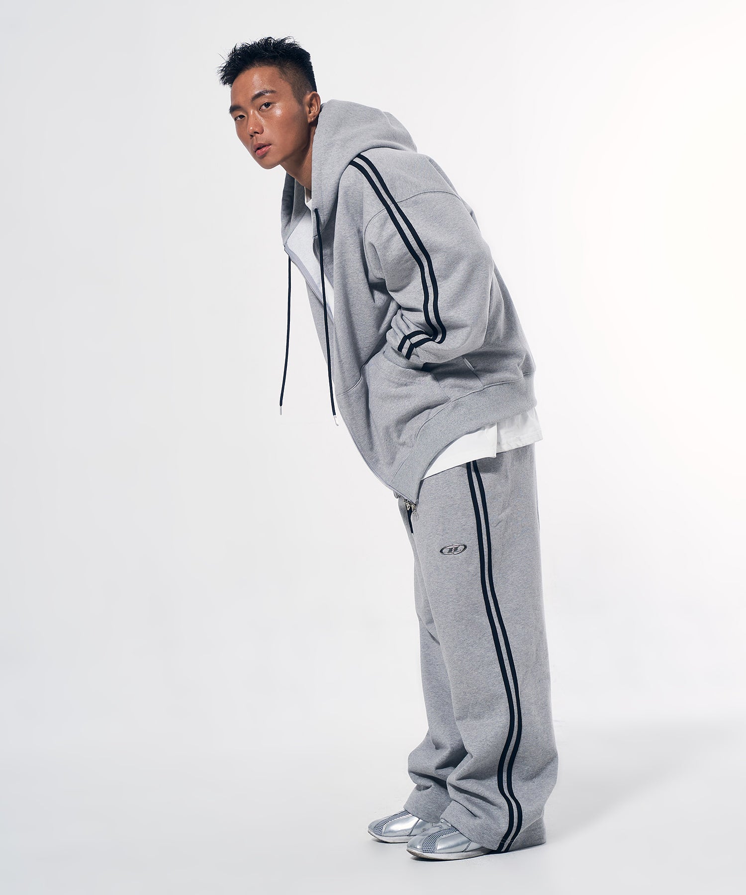 CHROME B LOGO TRACK LINE WIDE PANTS [MELANGE GREY]