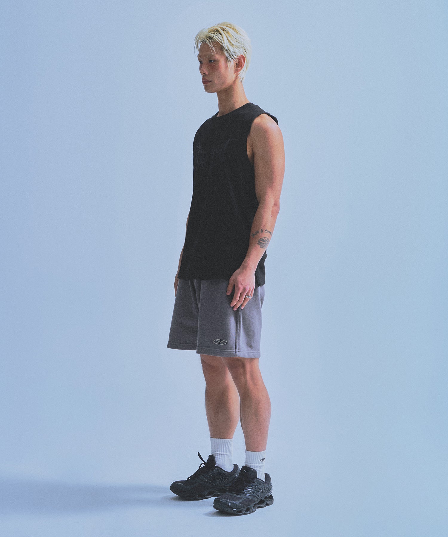 【5/9 release】TRIBAL COMFORT FIT SLEEVLESS [BLACK]