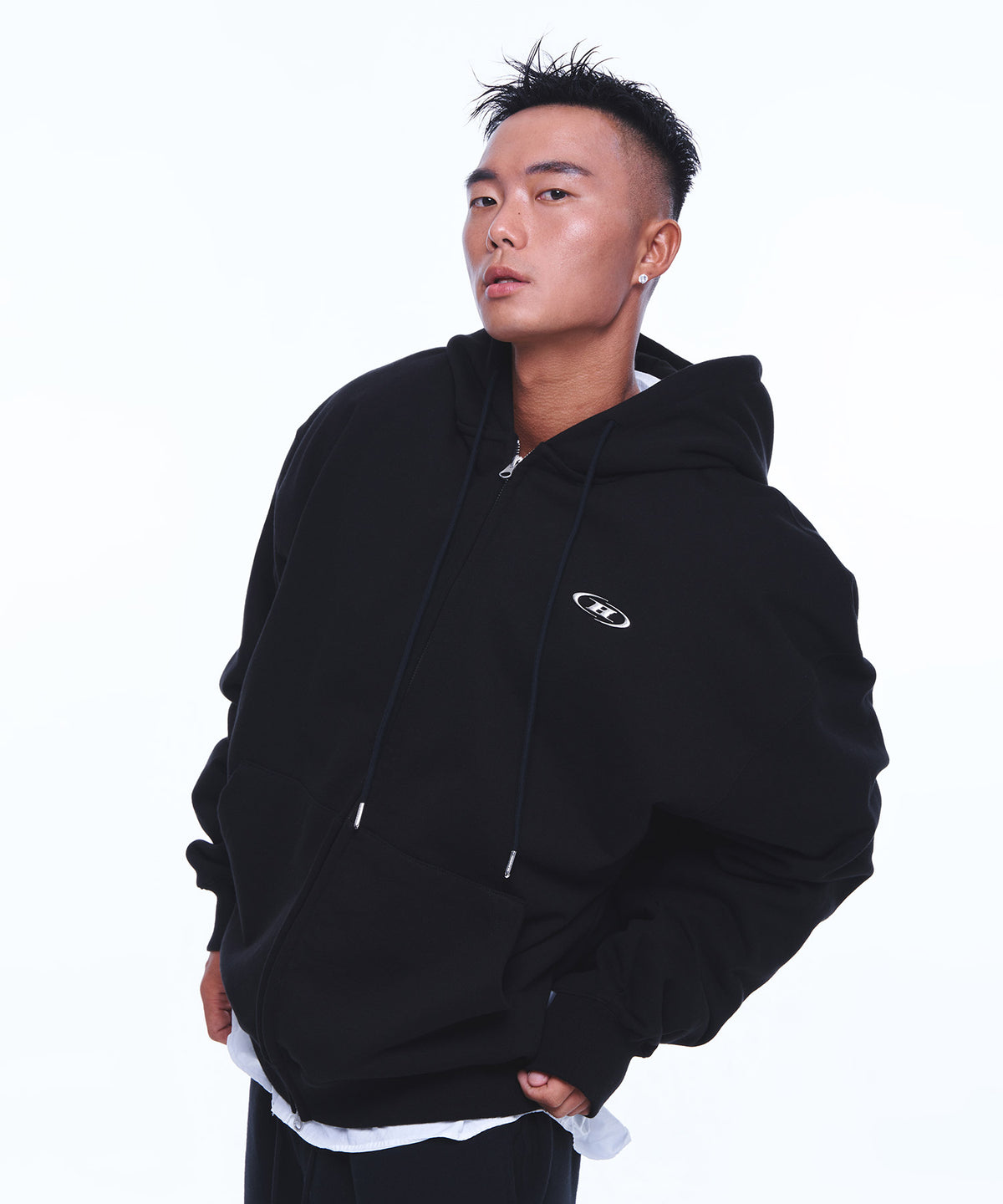 SURFACE CHROME B LOGO ZIP-UP HOODIE [BLACK]