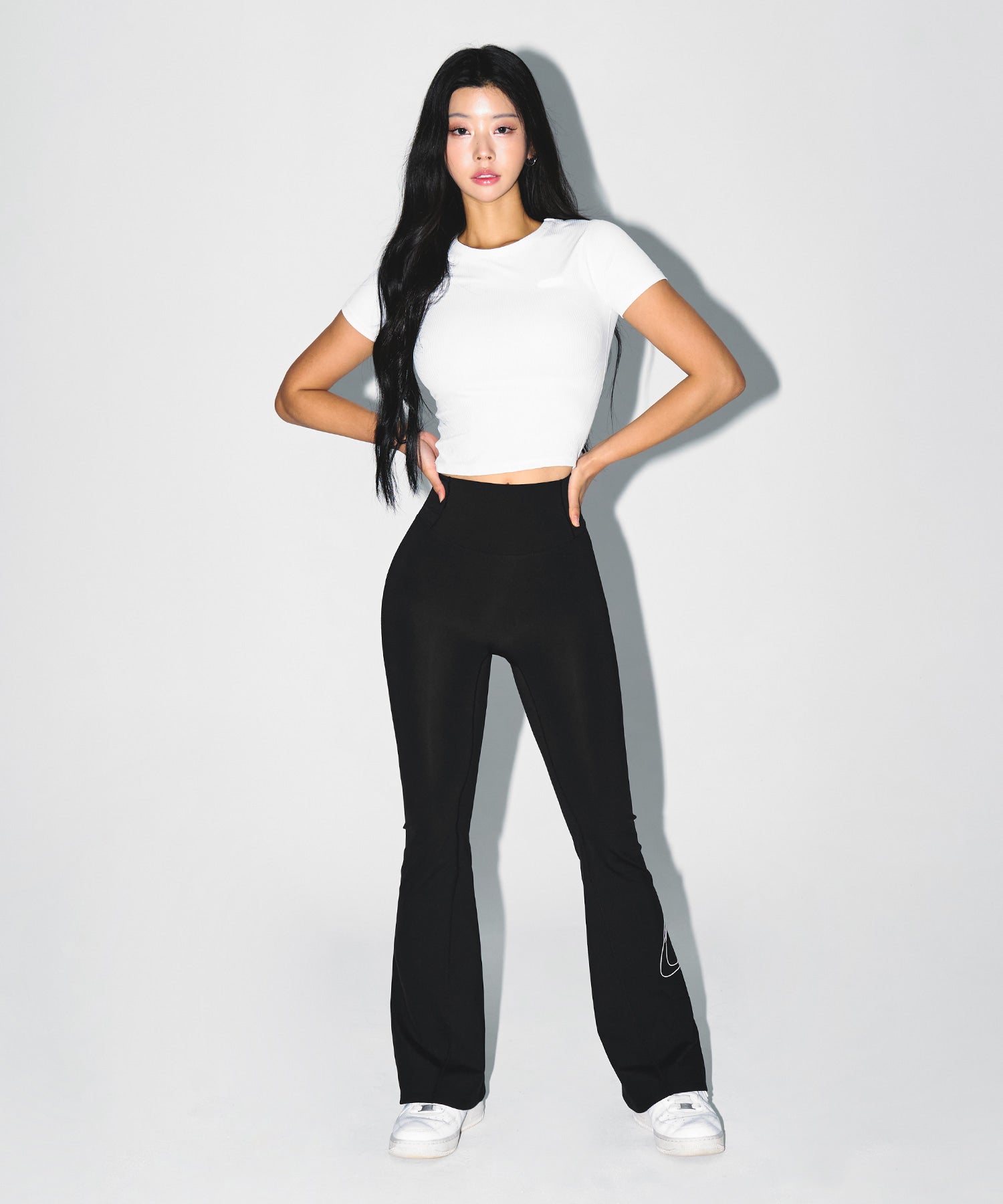 【予約販売：ご注文より1～3週間後に発送予定】W FITNESS RIBBED T-SHIRTS [WHITE]